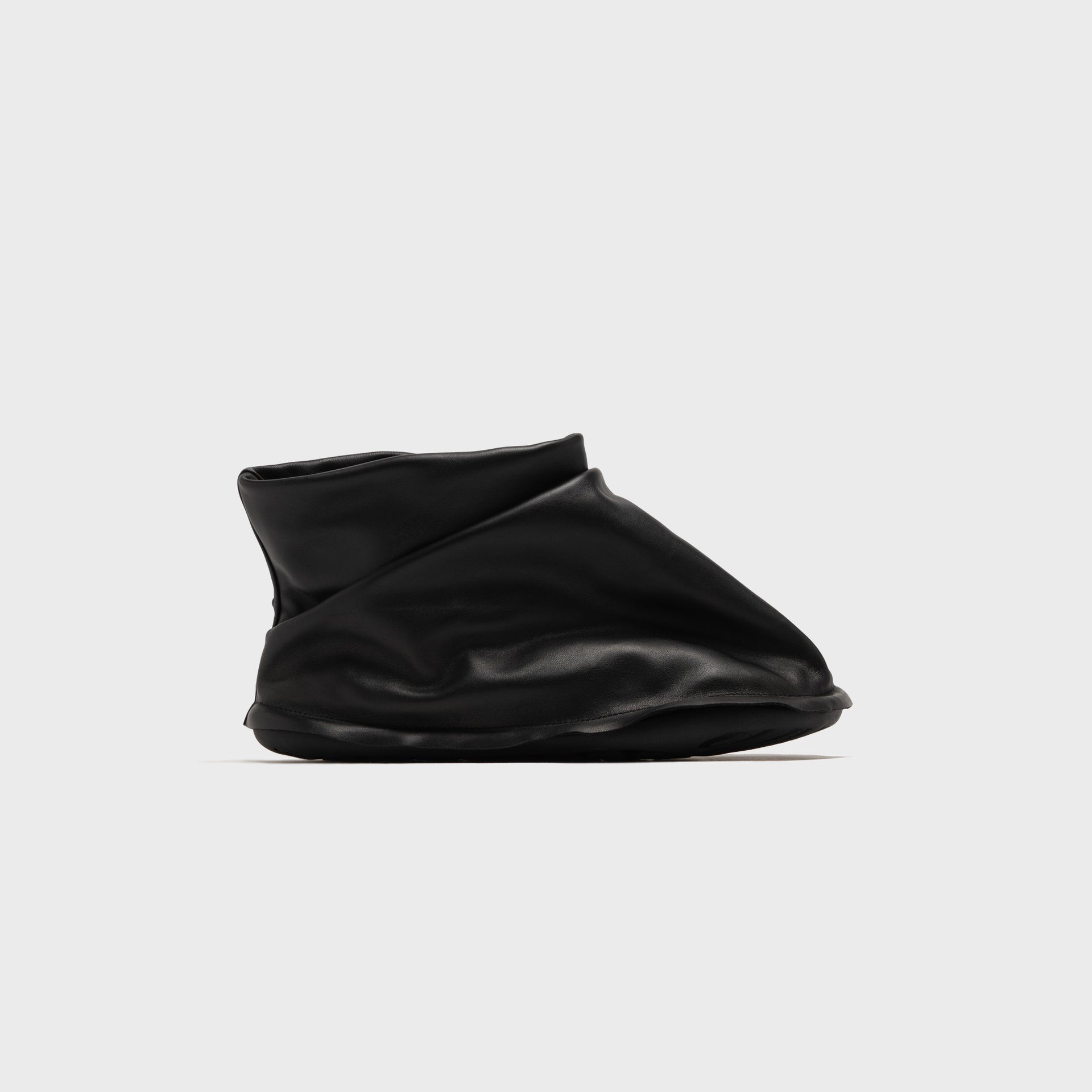 Camper Peu Form by Issey Miyake - BLACK