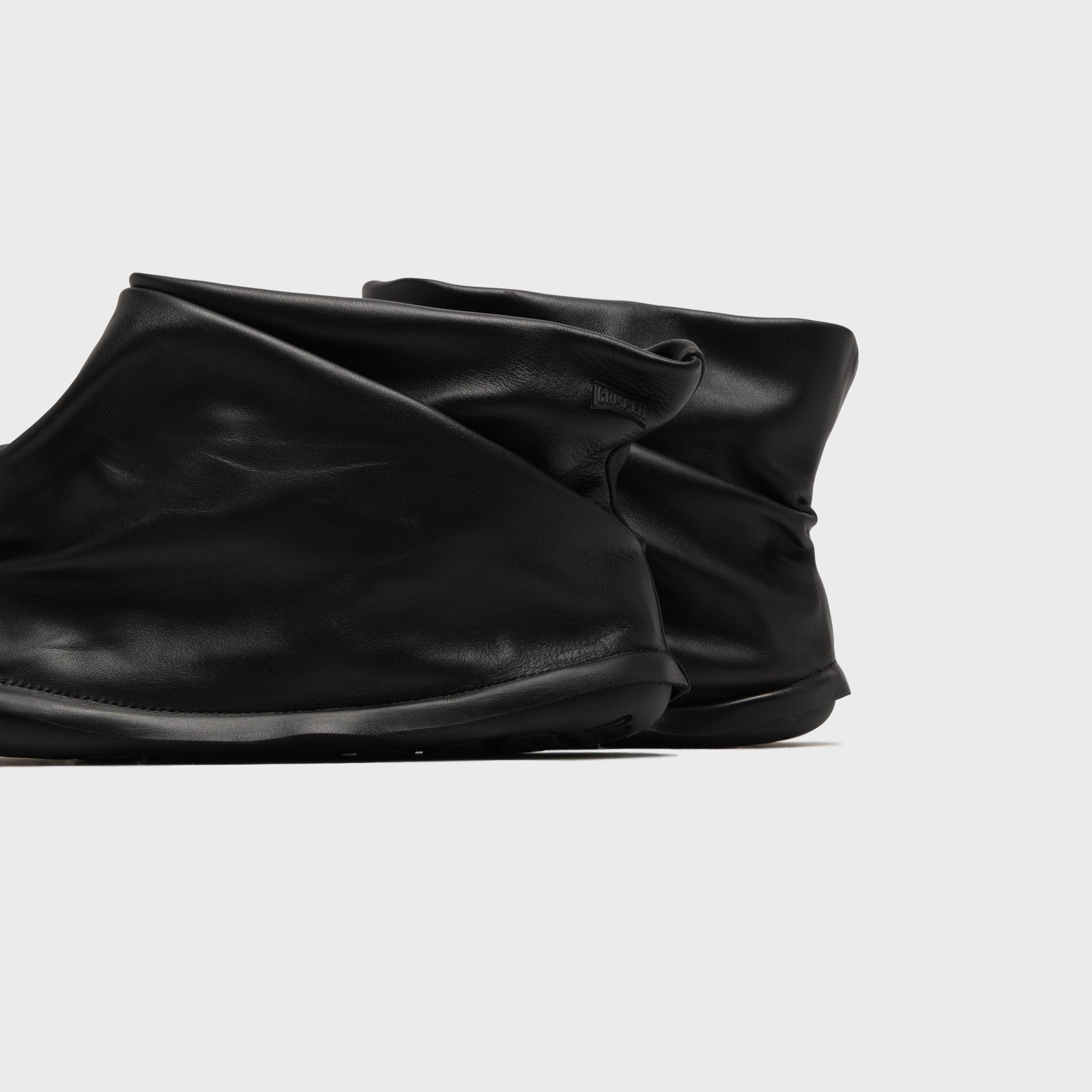 Camper Peu Form by Issey Miyake - BLACK