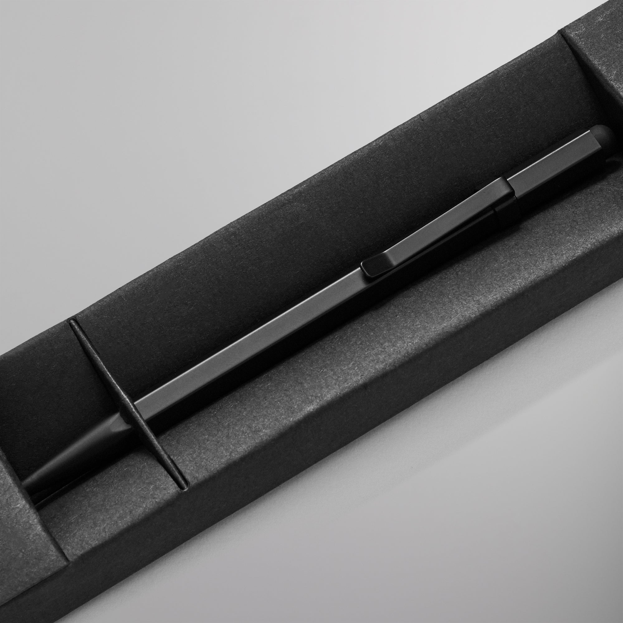 Kith for Lexon Pen - Black – Kith Japan