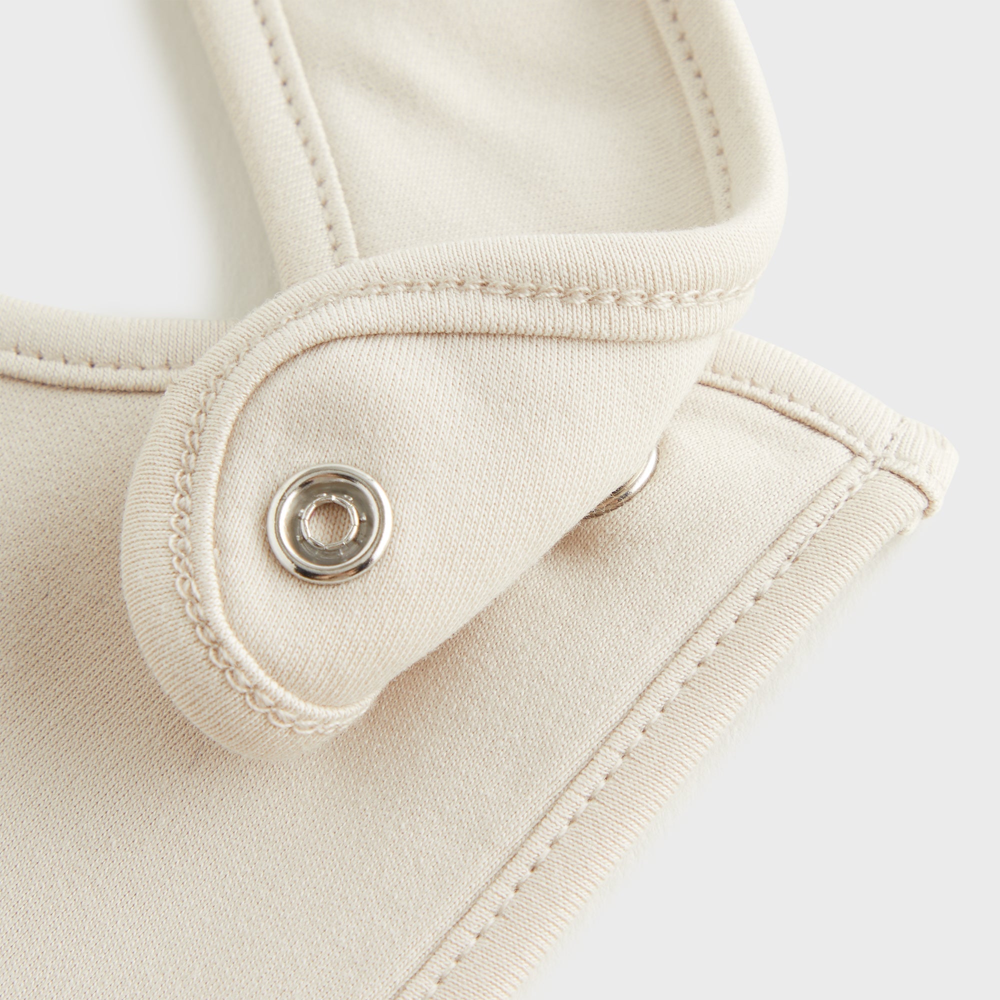Kith Baby 3-Pack Bib Set - Silk – Kith Japan