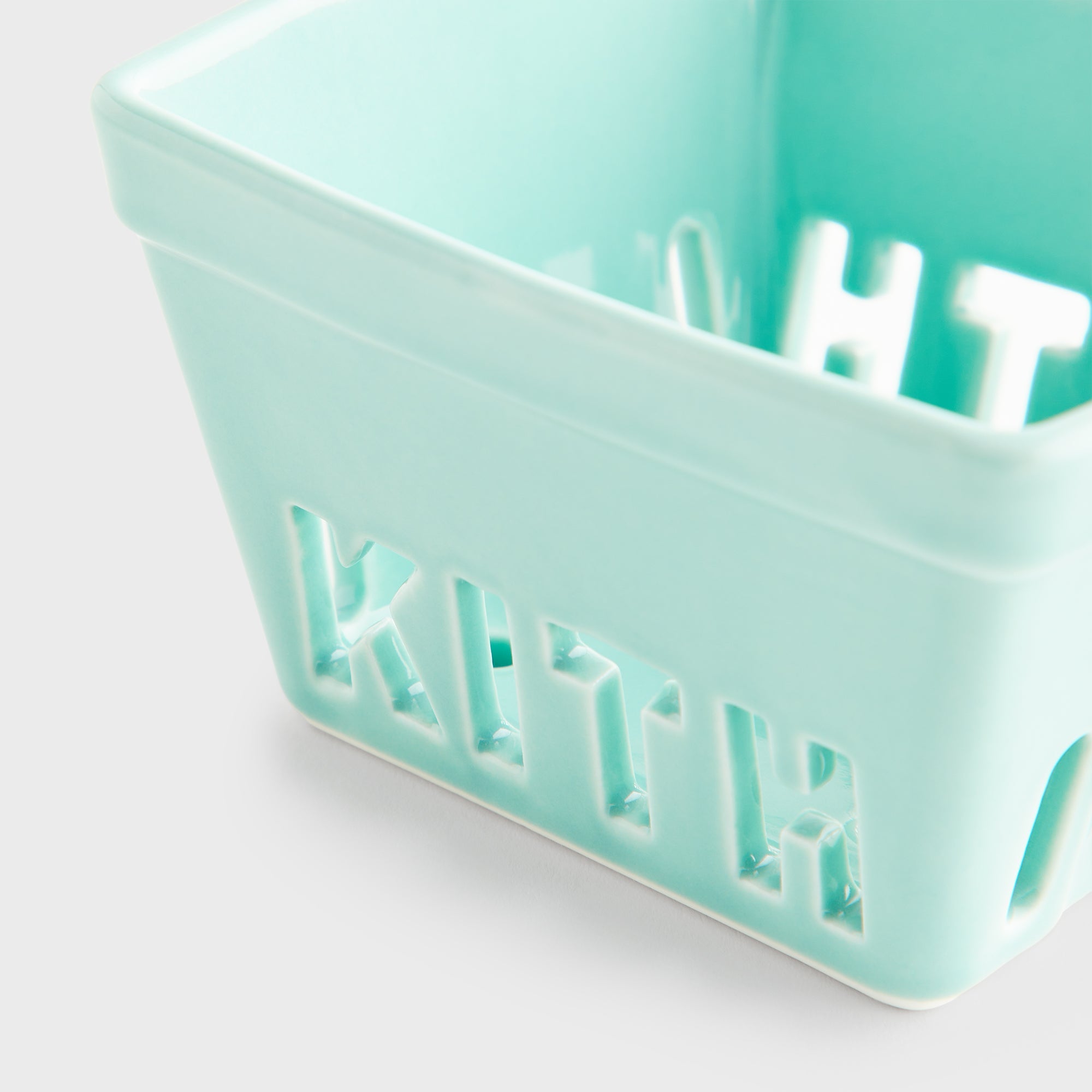 Kith Treats Farmers Market Ceramic Pint Basket - Mykonos – Kith Japan