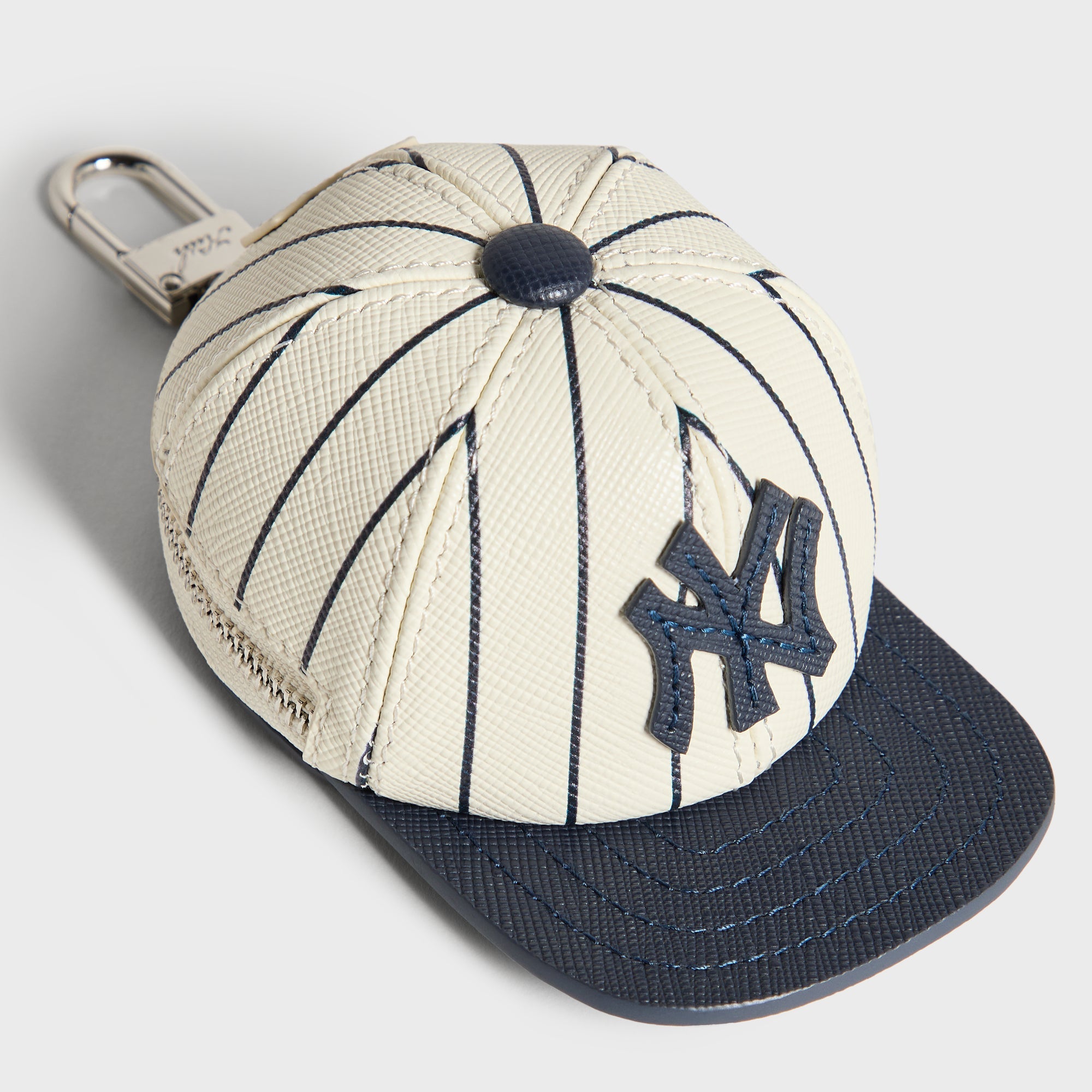 KITH キス New York Apple Logo キャップ スナップバック Kith for the New York Yankees Baseball Cap Leather Pouch