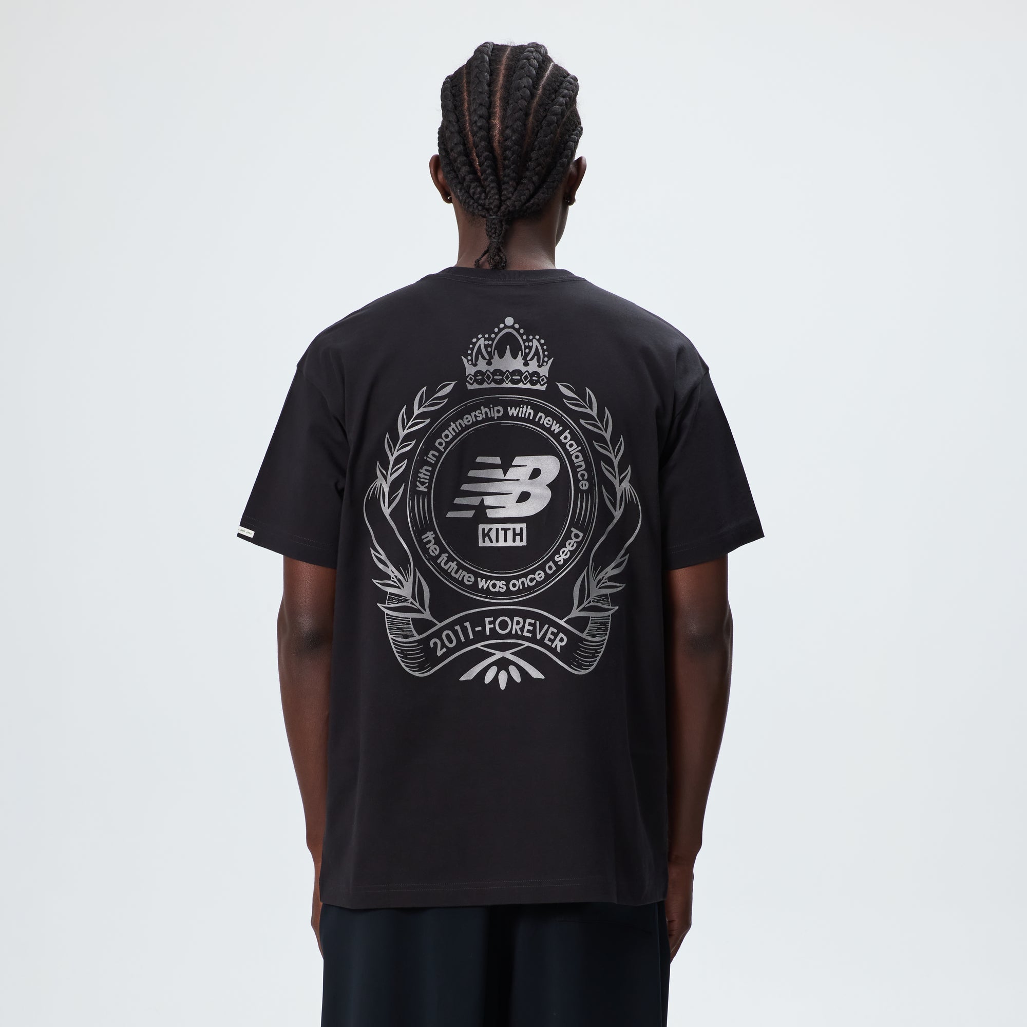 Kith & New Balance Crest Pocket Tee - Black – Kith Japan