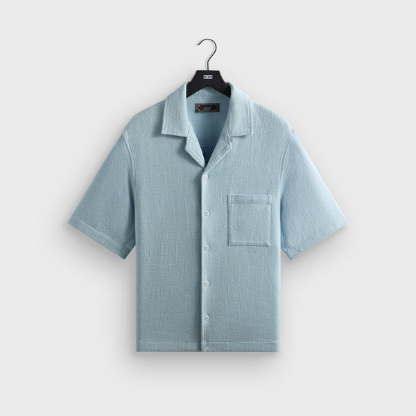 シャツ KITH X   AOP CAMP POPOVER Kith Soft Woven Cropped Beckham Camp Collar Shirt - Light Indigo
