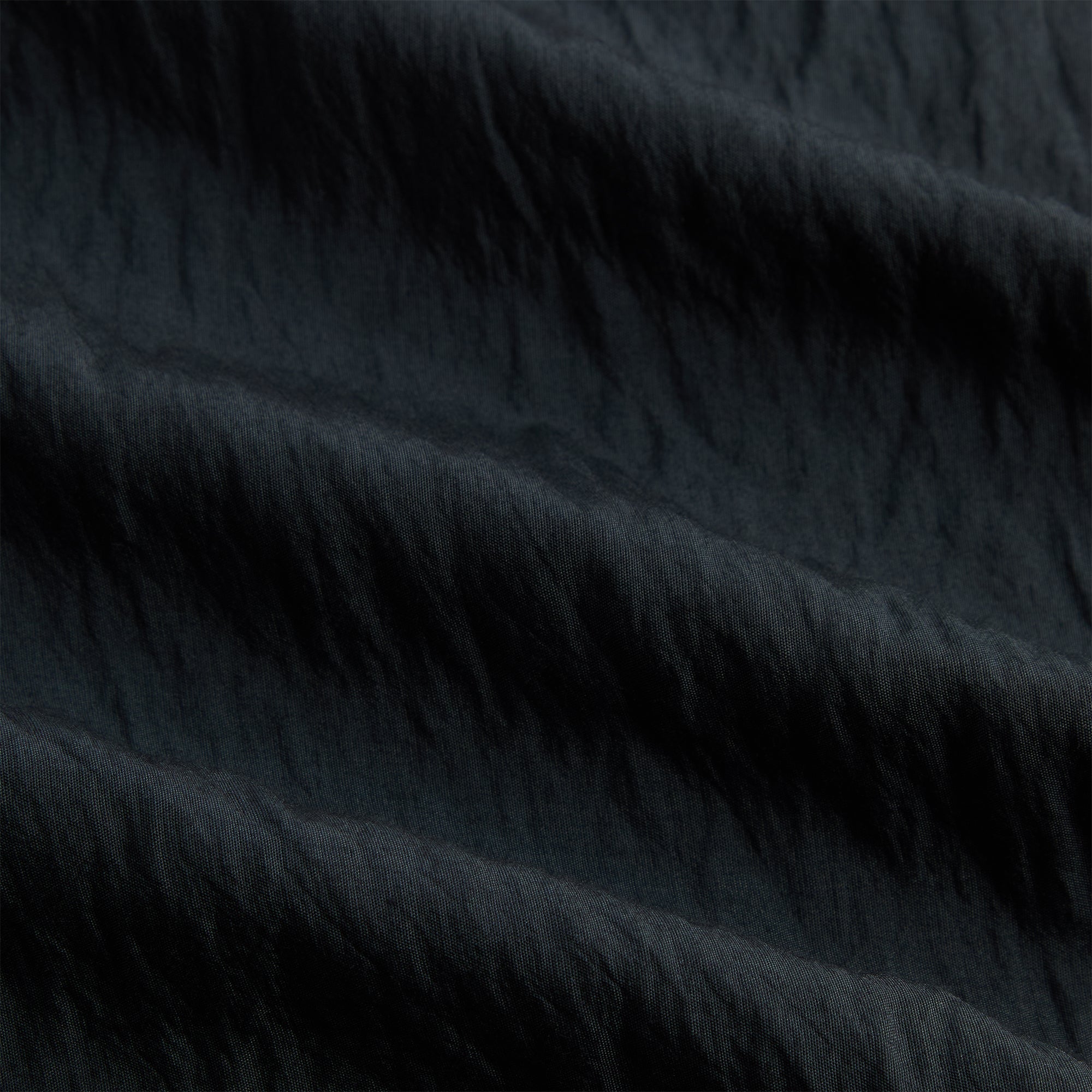 &Kin Wrinkle Cupro Leven Shirt - Black - PH – Kith Japan
