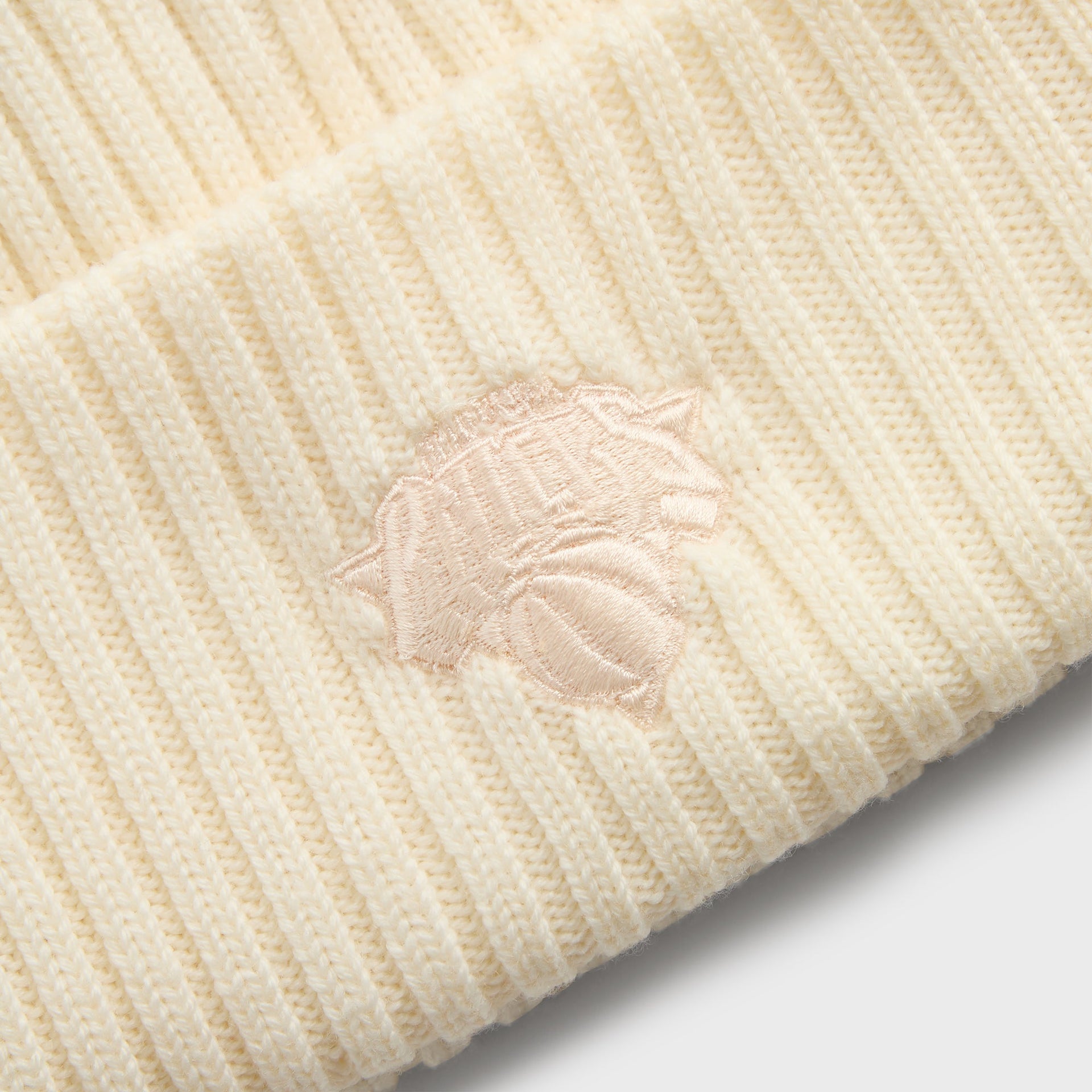 Kith & New Era for the New York Knicks Knit Beanie - Sandrift