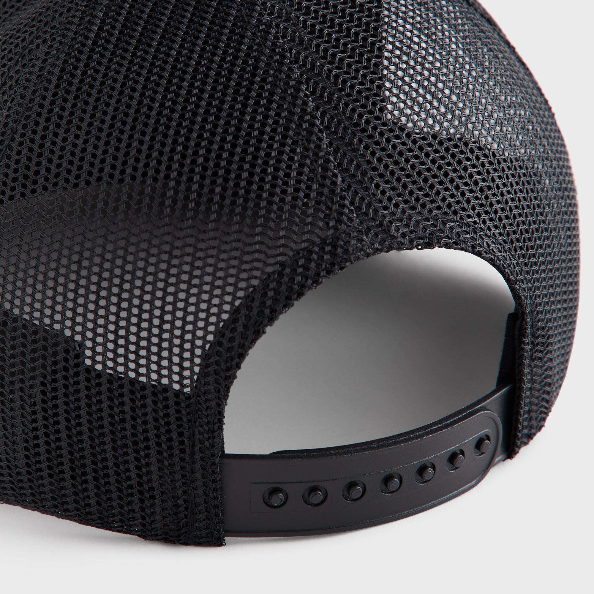 Kith Laurel Pegasus Nolan Trucker Hat - Black – Kith Japan