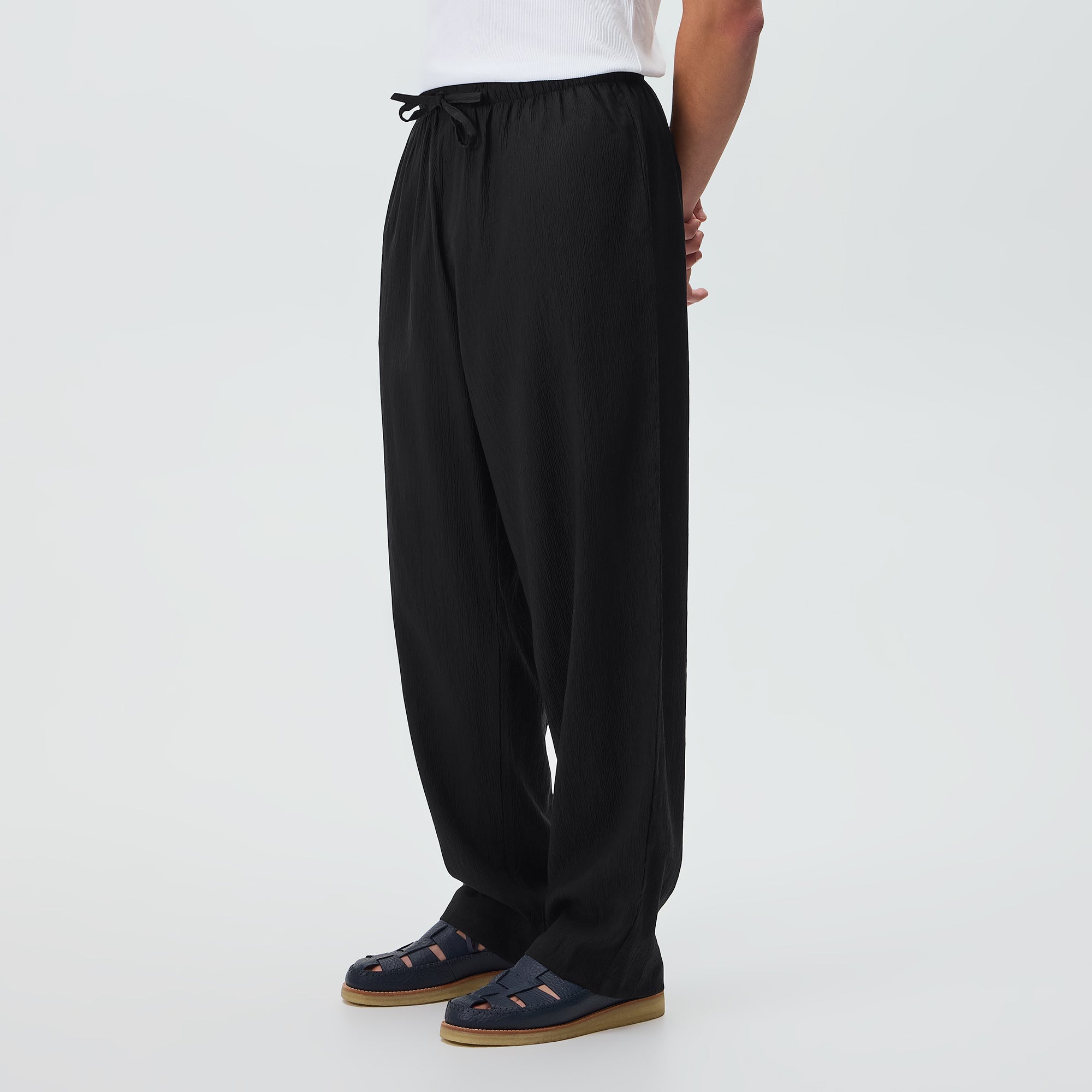 KITH ナイロンパンツ ブラック L 美品 Kith Crinkled Nylon Maverick Pant - Black – Kith Japan