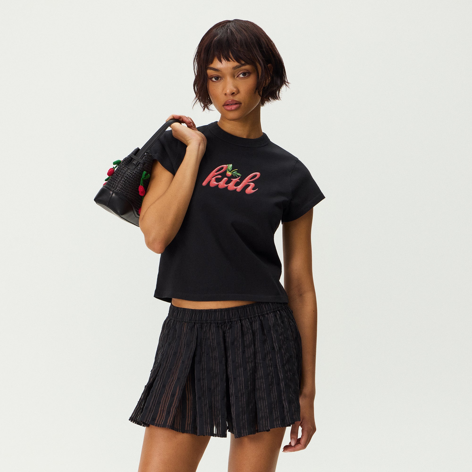 KITH WomenMulberry Tee ブラック S Kith Women Mulberry Vintage Strawberry Tee - Black – Kith Japan