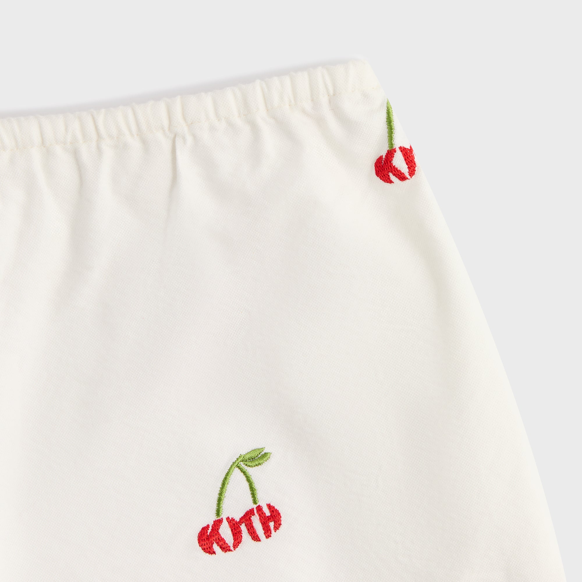 Kith Women Esbe Cherry Oxford Micro Short - White – Kith Japan