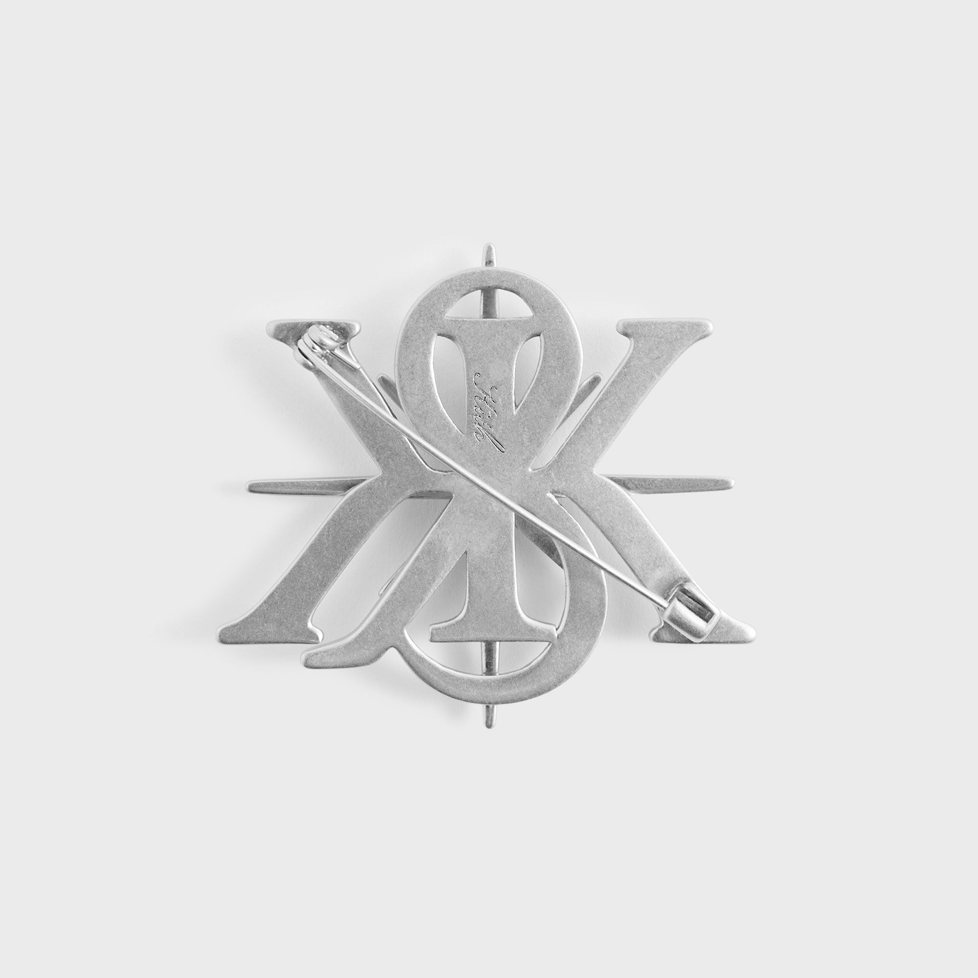 Lisa for Kith Women Crest Brooch　ブローチ Lisa for Kith Women Crest Brooch - Silver – Kith Japan