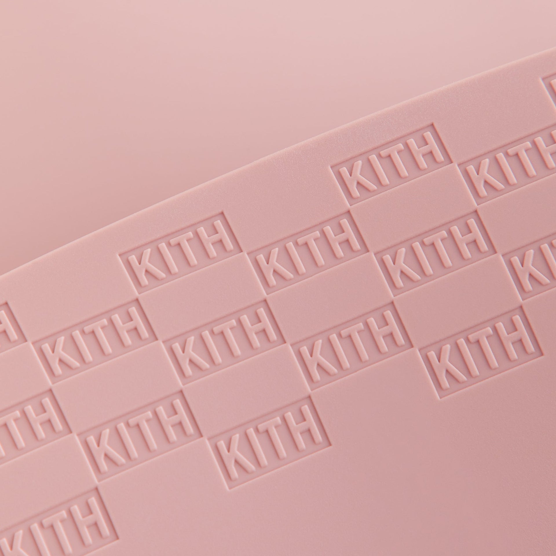 Kith Kids for Mushie シリコンベビービブ - ダスティークォーツ