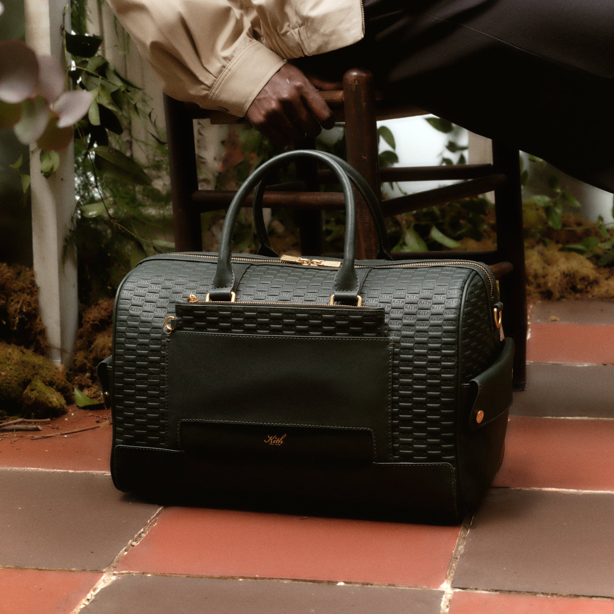 Kith Crest Set of 4 Leather Coasters - Stadium – Kith Japan