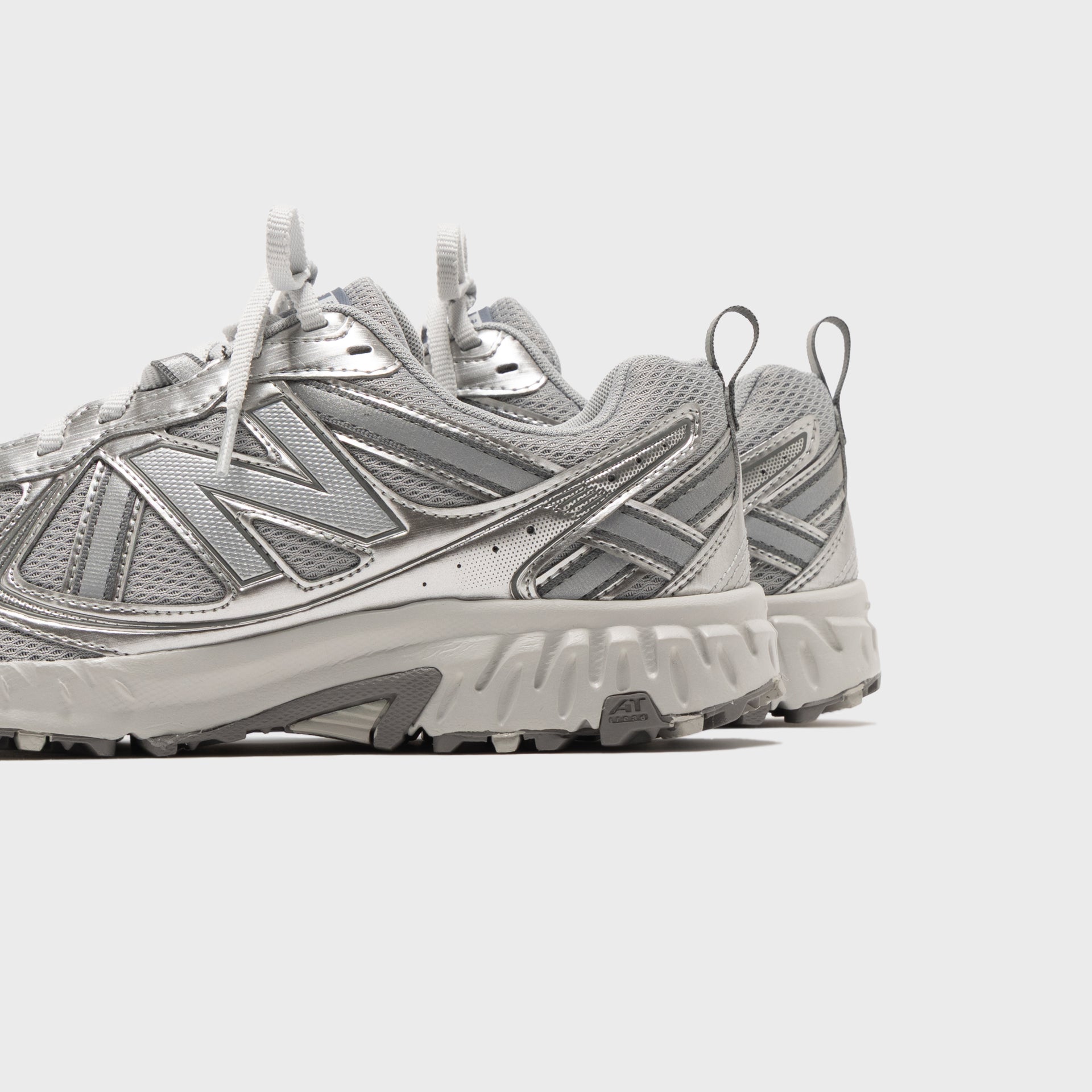 New Balance MT410v5 - Silver Metallic / Harbor Grey / Brighton Grey
