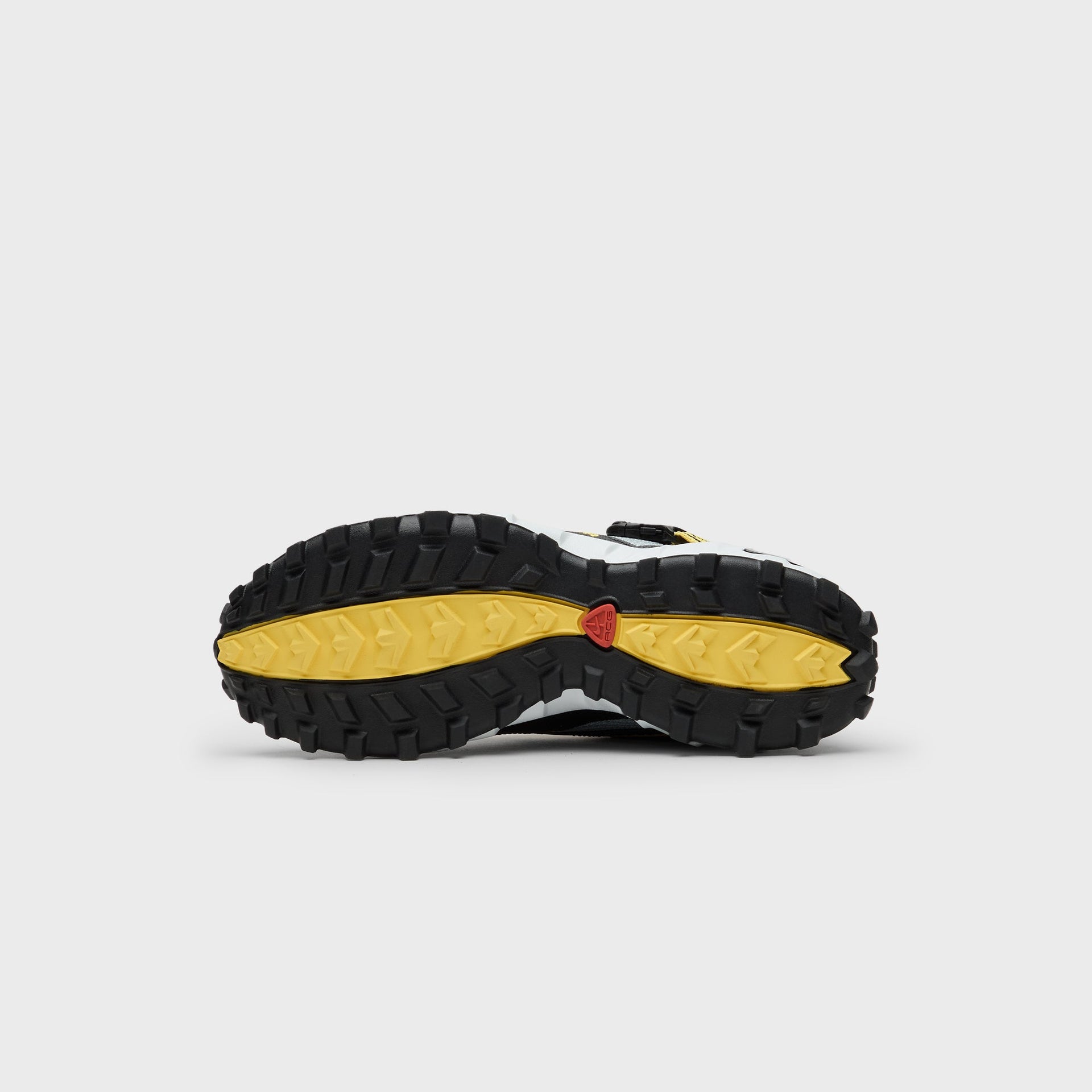 Nike ACG Phassad - Black / Yellow Zest / Metallic Silver