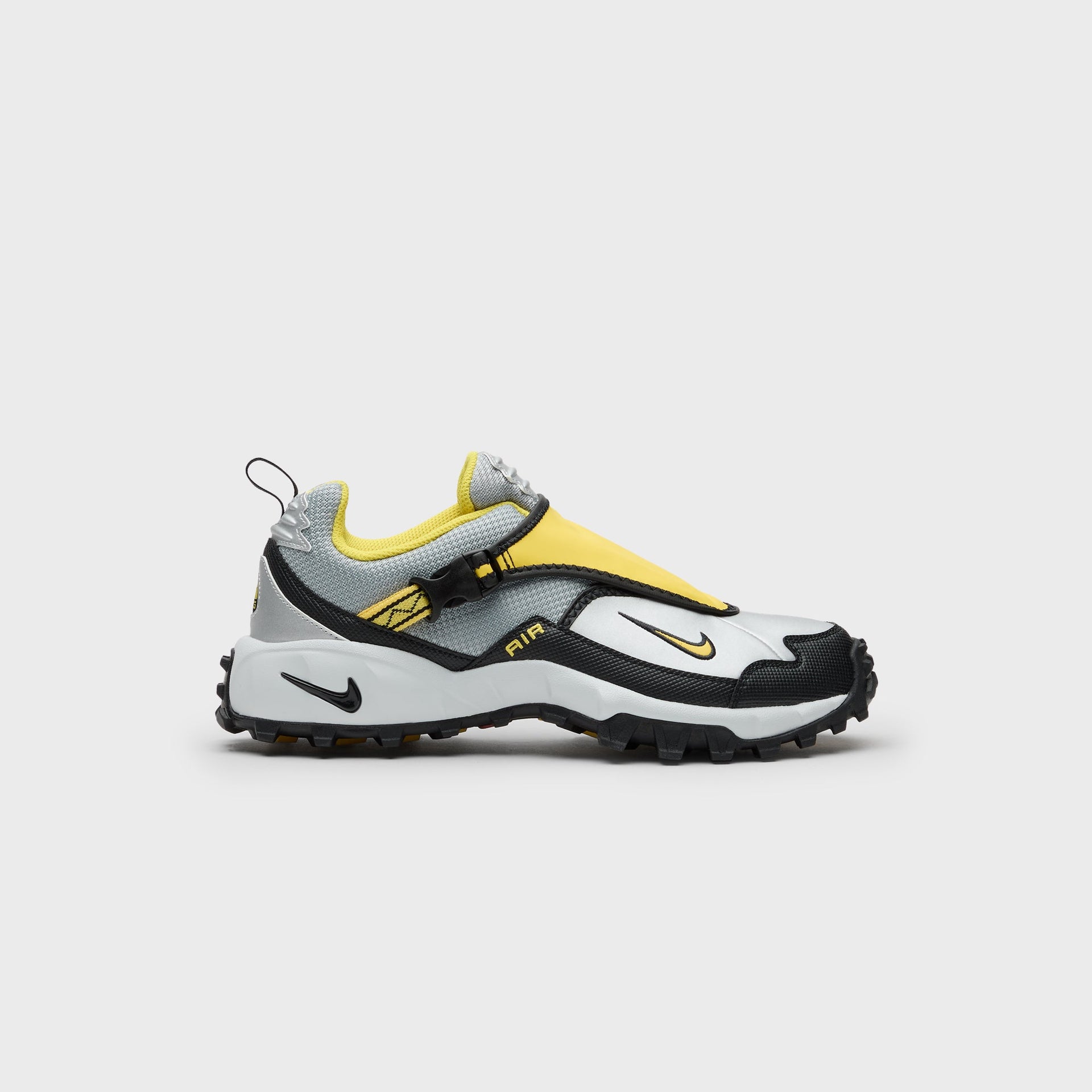 Nike ACG Phassad - Black / Yellow Zest / Metallic Silver