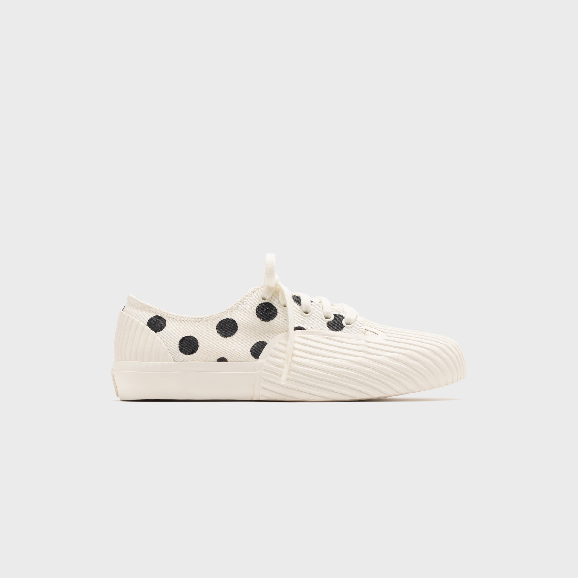UNFORMED Prototype 01 - White Polka Dot