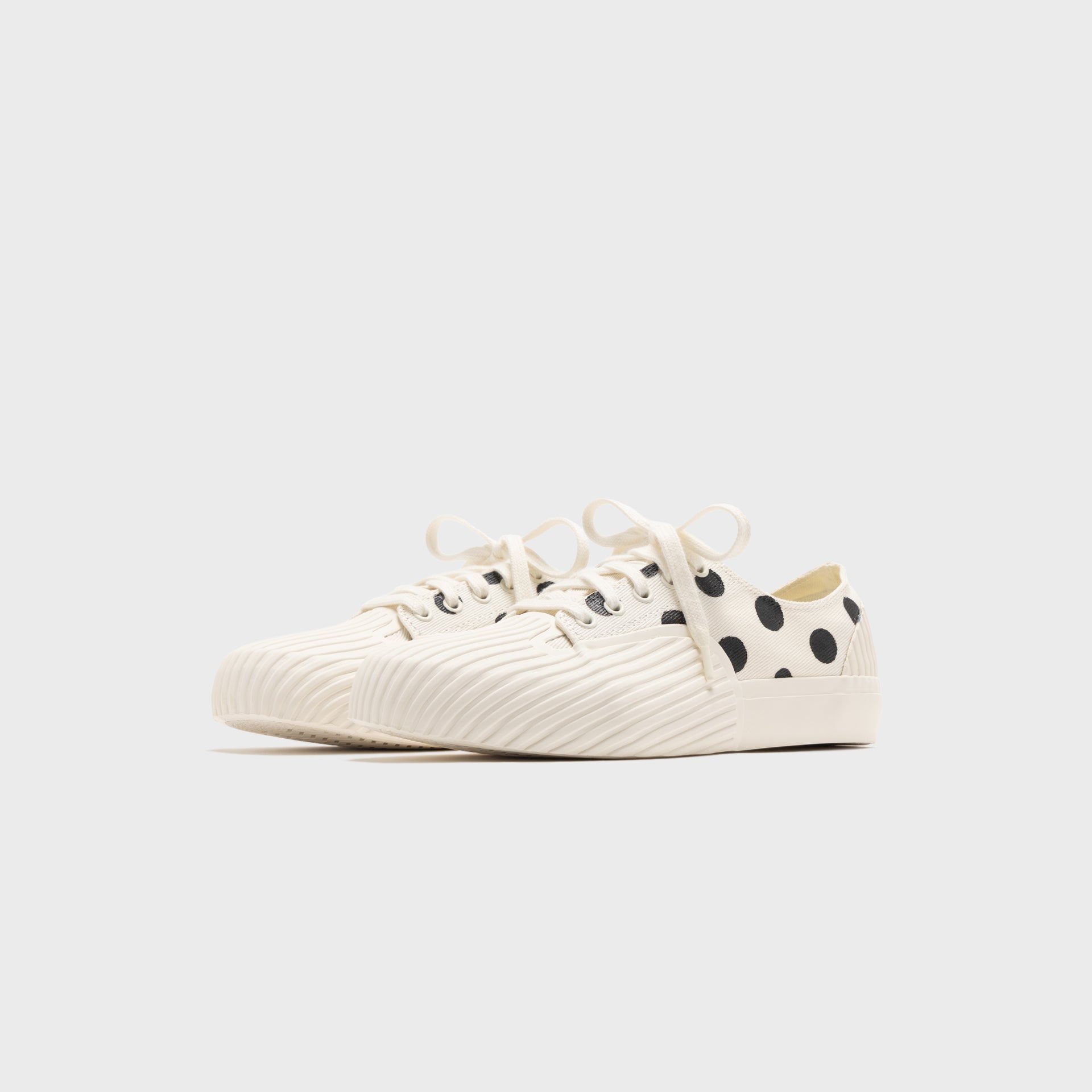 UNFORMED Prototype 01 - White Polka Dot