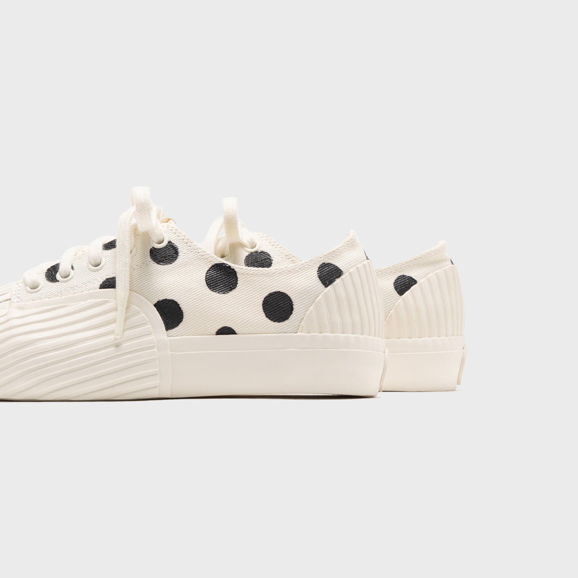 UNFORMED Prototype 01 - White Polka Dot