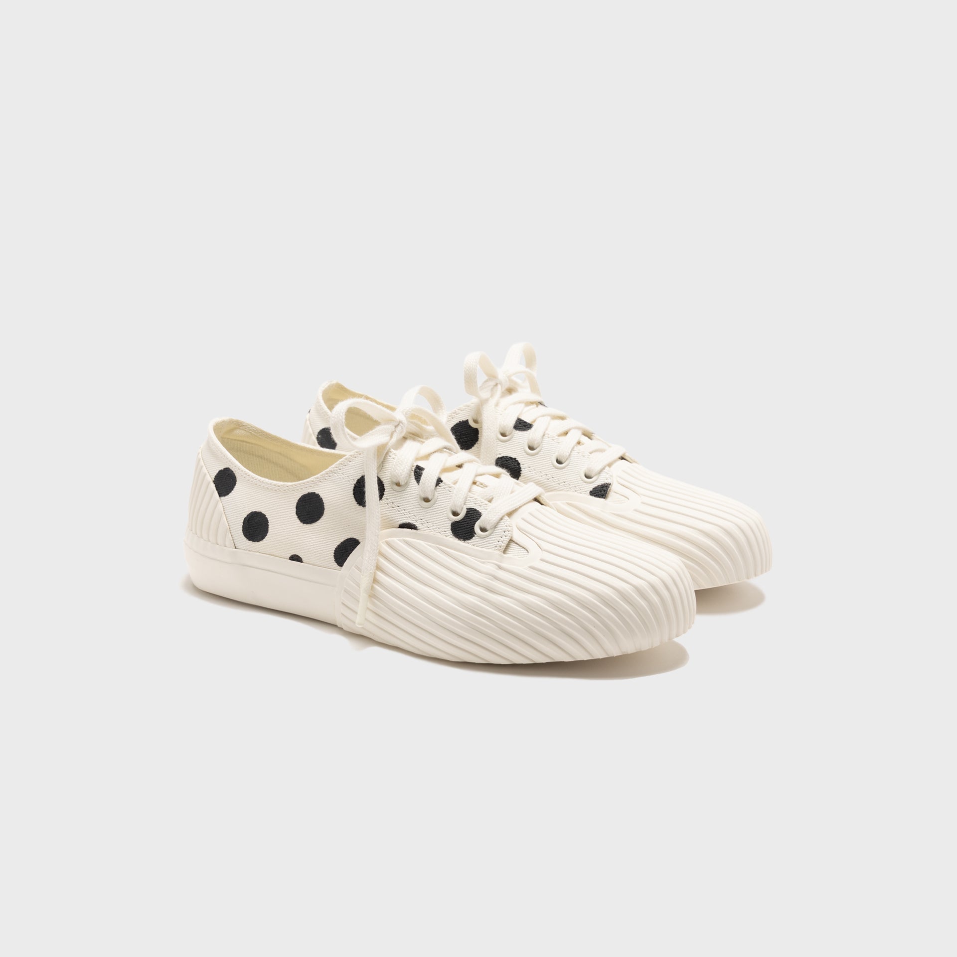 UNFORMED Prototype 01 - White Polka Dot