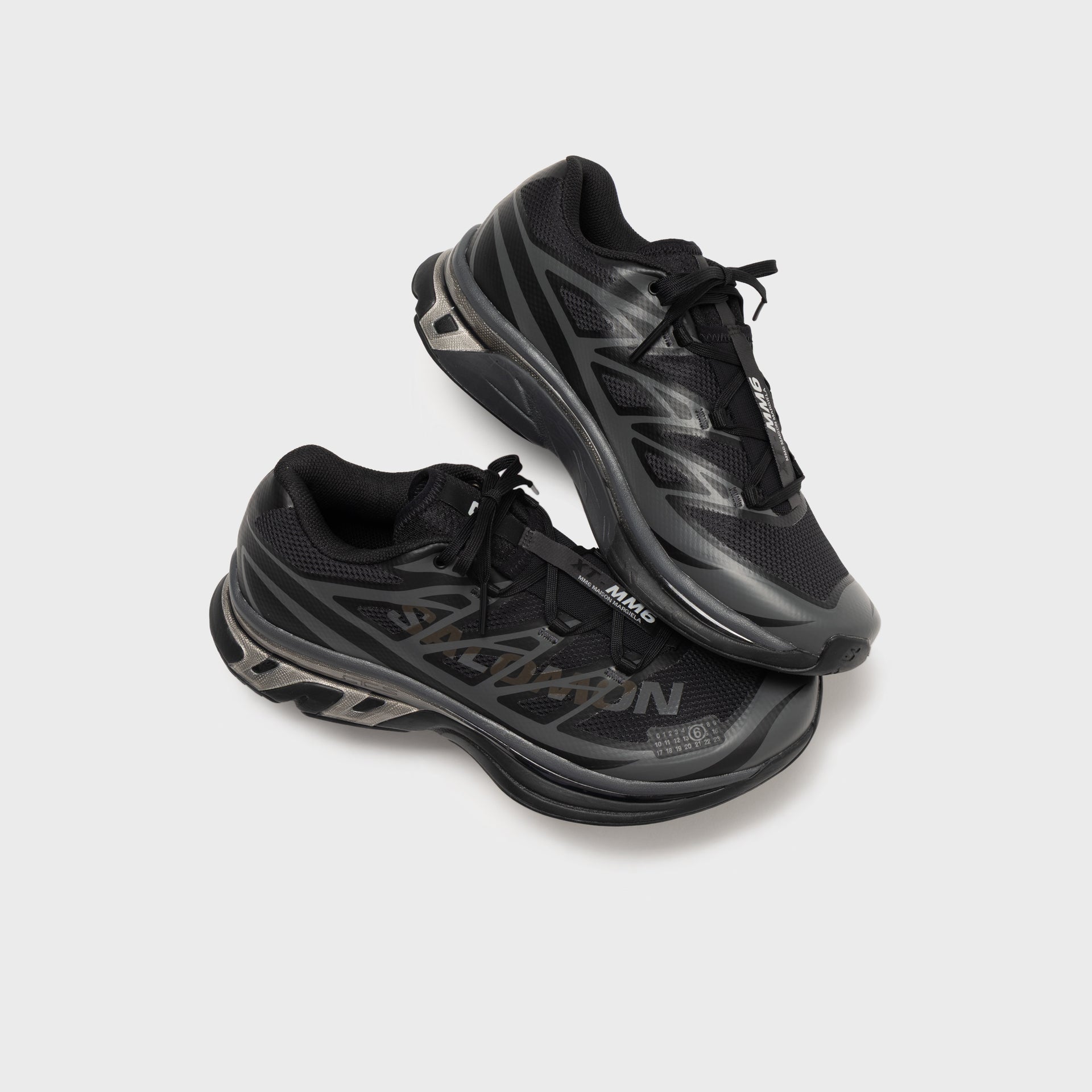 MM6 Maison Margiela XT MM6 - Black