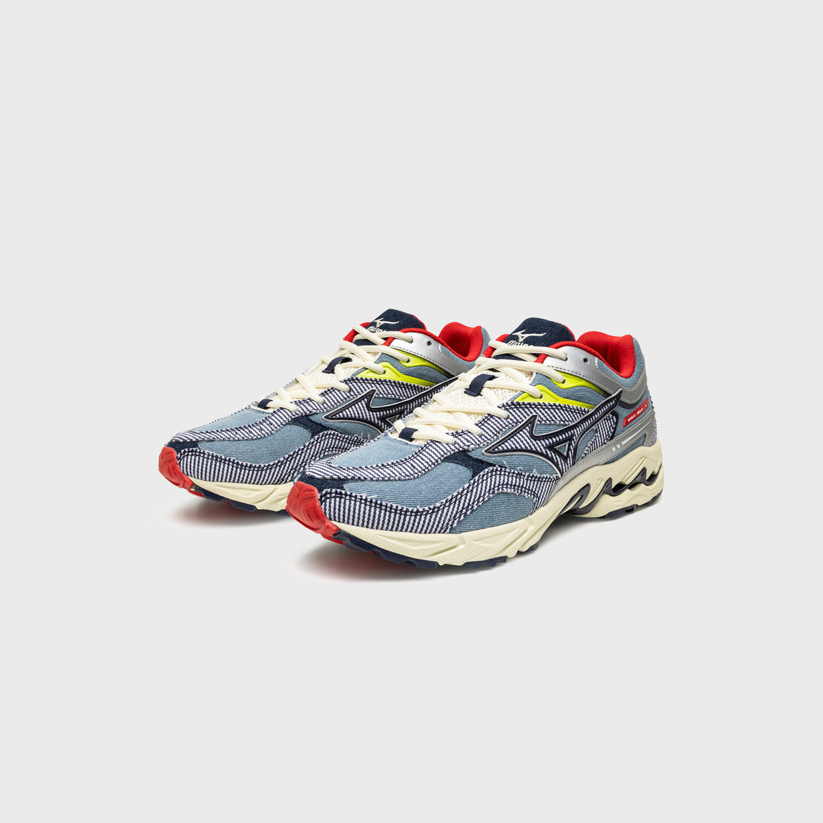 Mizuno × SWJP Wave Mustang LS - Blue