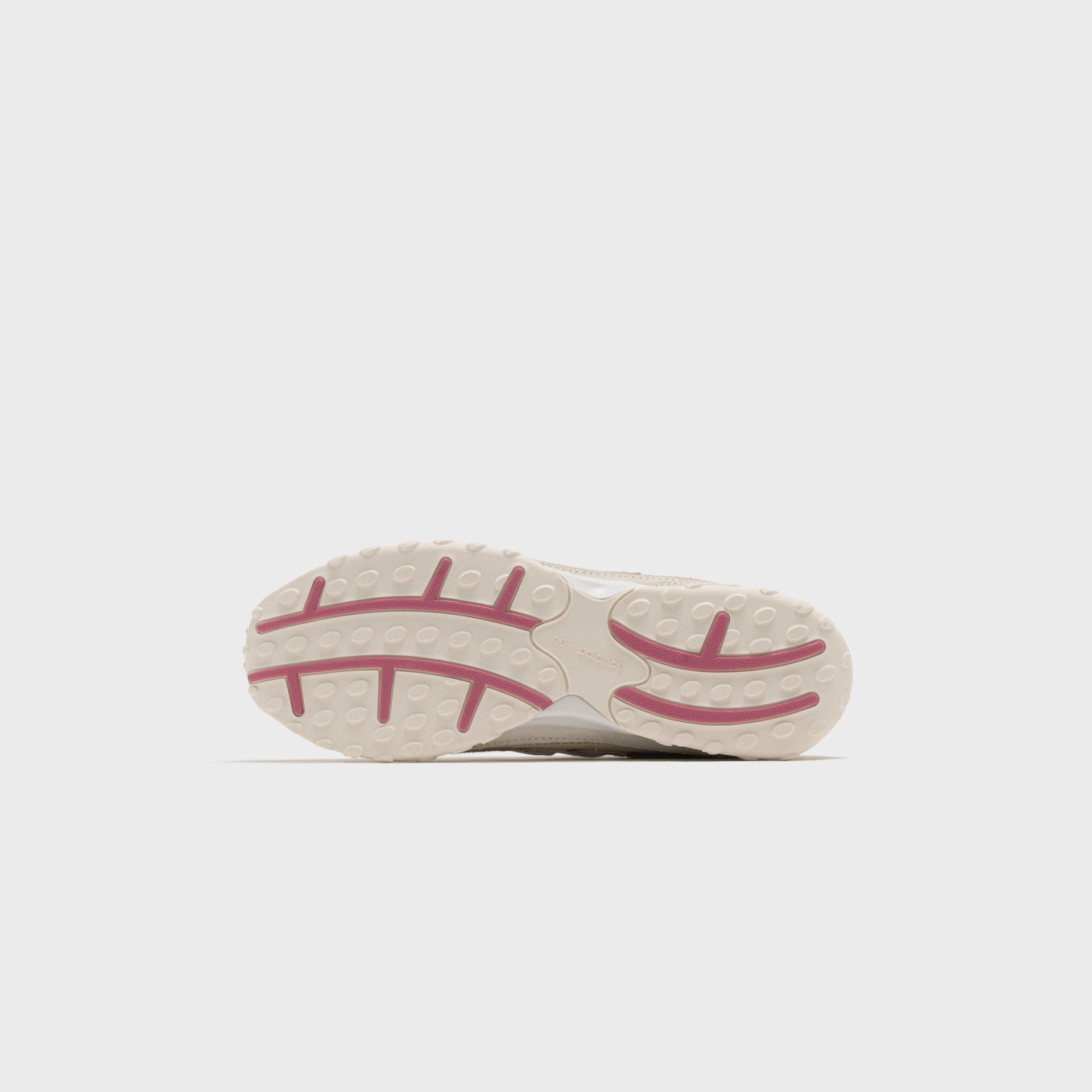 New Balance 204L - Sea Salt / Bone / Pink Eraser