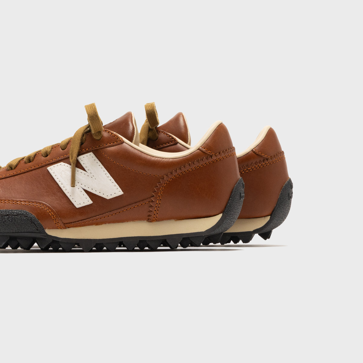 New Balance Gator Run - Bark / Linen