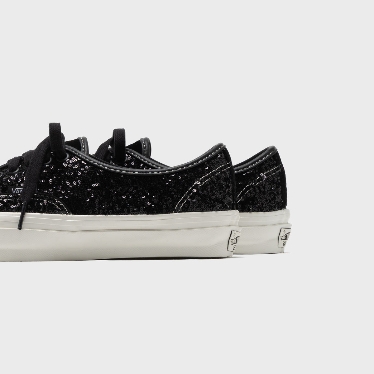Vans LX Authentic 44 - Black / White