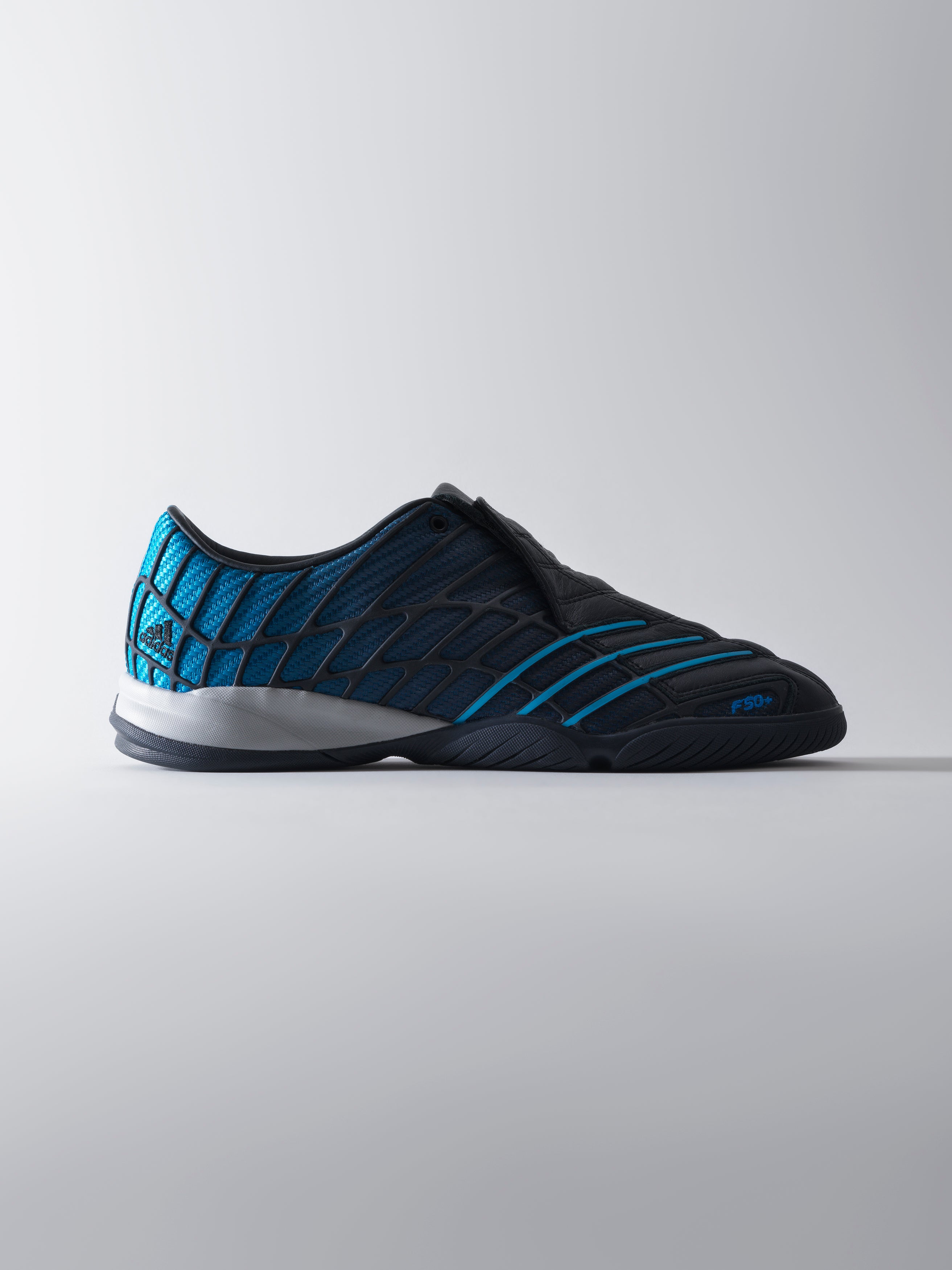 adidas_c02_3_4.jpg?v=